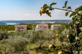 Mediteranska kamena kuća na mirnoj lokaciji s panoramskim pogledom na more, Labin, Famiglia