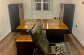 CENTAR PP 42 m², Rijeka, Propriedade comercial