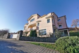 Apartmanska kuća s Kvarnerom na dlanu, Opatija - Okolica, بيت