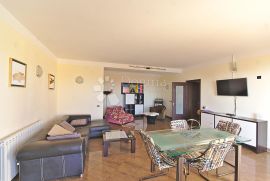 Apartmanska kuća s Kvarnerom na dlanu, Opatija - Okolica, Kuća