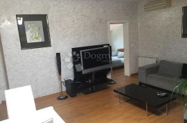 PJEŠČANA UVALA! URBANA VILA 780 m² stambene površine, Medulin, Casa