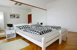 Stan za 13 radnika, pogled, terasa, roštilj, parking za više vozila, Opatija, Appartement