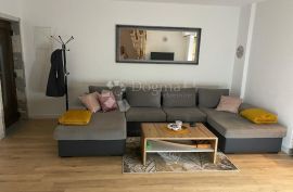 Prostrani apartman u prizemlju sa 400 m² okućnice, Malinska-Dubašnica, Flat