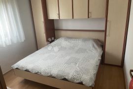 Prostrani apartman u prizemlju sa 400 m² okućnice, Malinska-Dubašnica, Flat