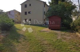 Prostrani apartman u prizemlju sa 400 m² okućnice, Malinska-Dubašnica, Flat