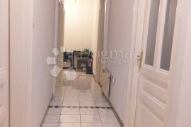 Poslovni prostor u centru 26 m² 1. kat, Rijeka, Коммерческая недвижимость