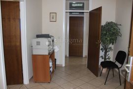 Ured u centru Rijeke, Rijeka, Propiedad comercial