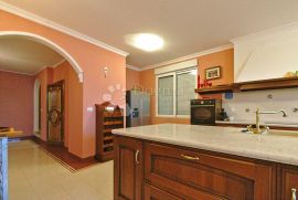 House on the sea for Rent, Opatija, Appartment