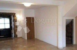 Poslovni prostor od 120 m² na minutu od Korza, Rijeka, Commercial property