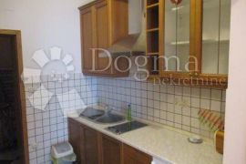 Apartman uz more, Crikvenica, شقة