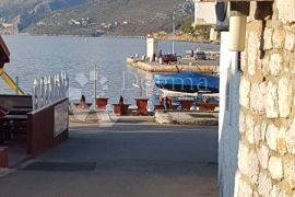 Kuća sa poslovnim prostorom 20 m od mora, Senj, Σπίτι