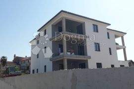 Malinska novogradnja 200 m od mora!, Malinska-Dubašnica, Flat