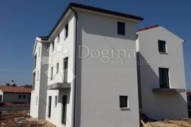 Malinska novogradnja 200 m od mora!, Malinska-Dubašnica, Flat