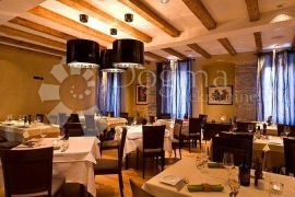 Moderan hotel vrhunske gastronomije, Ticari emlak