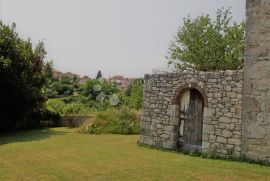 Kamena kuća na proplanku, Vižinada, House