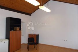 KRIMEJA 120 m², Rijeka, Propriedade comercial