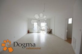 NAJAM POSLOVNI PROSTOR REŠETARI 130 m², Kastav, Коммерческая недвижимость