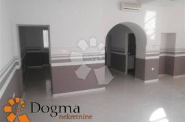 POSLOVNI PROSTOR SUŠAK 75 m², Rijeka, Commercial property