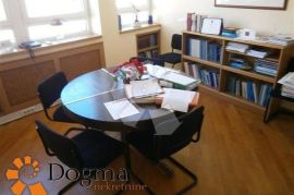 POSLOVNI PROSTOR RIJEKA BRAJDA 120 m², Rijeka, Commercial property