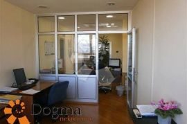 POSLOVNI PROSTOR RIJEKA BRAJDA 120 m², Rijeka, Commercial property