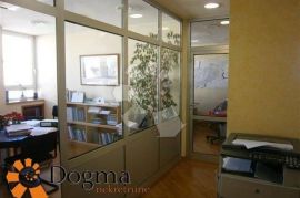 POSLOVNI PROSTOR RIJEKA BRAJDA 120 m², Rijeka, Commercial property