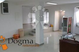 POSLOVNI PROSTOR RIJEKA POTOK 100 m², Rijeka, Propiedad comercial