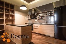 POSLOVNI PROSTOR RIJEKA CENTAR 333.20 m², Rijeka, Εμπορικά ακίνητα