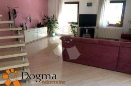 STAN MATULJI 150 m² 3S+DB dvoetažni, Matulji, Apartamento