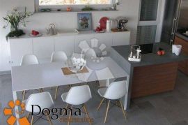 APARTMAN OTOK KRK MALINSKA 110.91 m² 2S+DB, Malinska-Dubašnica, Διαμέρισμα