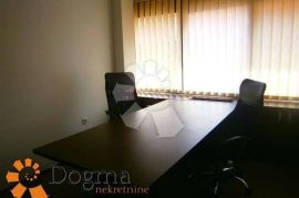 POSLOVNI PROSTOR RIJEKA CENTAR 12.5 m² ured, Rijeka, العقارات التجارية