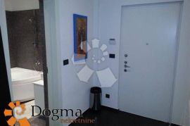 STAN RIJEKA CENTAR 90 m² 2S+DB, Rijeka, Appartment