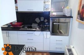 STAN RIJEKA CENTAR 90 m² 2S+DB, Rijeka, Appartment