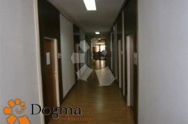 POSLOVNI PROSTOR NAJAM RIJEKA CENTAR 280 m², Rijeka, Commercial property