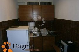 POSLOVNI PROSTOR NAJAM RIJEKA CENTAR 280 m², Rijeka, Commercial property