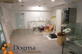 PRODAJNI PROSTOR RIJEKA CENTAR 133 m² 3SKL, Rijeka, Immobili commerciali