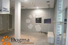 PRODAJNI PROSTOR RIJEKA CENTAR 133 m² 3SKL, Rijeka, Gewerbeimmobilie