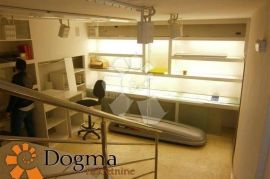 PRODAJNI PROSTOR RIJEKA CENTAR 133 m² 3SKL, Rijeka, Gewerbeimmobilie