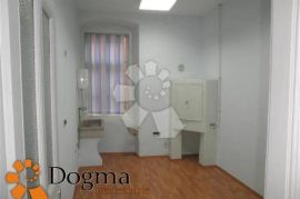 POSLOVNI PROSTOR RIJEKA CENTAR 84 m² 2SKL, Rijeka, Poslovni prostor