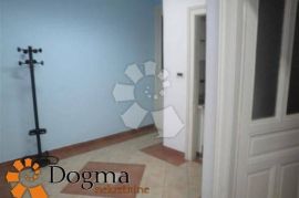 POSLOVNI PROSTOR RIJEKA CENTAR 84 m² 2SKL, Rijeka, Poslovni prostor