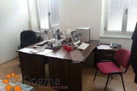 POSLOVNI PROSTOR NAJAM RIJEKA SUŠAK 250 m² UREDI, Rijeka, Propriedade comercial