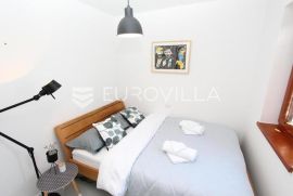 Istra, Rovnj, renoviran stan 59m2 s dvije spavaće sobe u samom centru grada + tavan, Rovinj, Kвартира