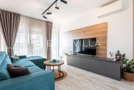 Trogir, predivno uređen dvosoban stan s terasom, Trogir, Apartamento