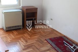 Odličan 2.5 na Galenici savršena lokacija ID#119227, Zemun, شقة