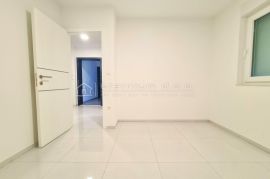 STAN U TREĆEM REDU OD MORA, Crikvenica, Appartement