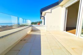 ETAŽA SA PANORAMSKIM POGLEDOM, Crikvenica, Apartamento