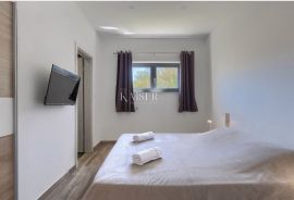 Labin -novogradnja s bazenom, 125 m2, Labin, Maison