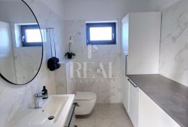 Rovinjsko selo ,duplex kuća sa bazenom 178m2 !, Rovinj, House