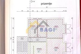 ISTRA - PULA Etaža kuće (stan) sa okućnicom i garažom u centru, Pula, Flat