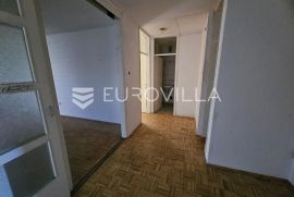 Slavonski brod, Nas. A. Hebranga, stan 77 m2 za renovaciju, 1. kat, Slavonski Brod, Kвартира