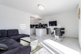 Trogir, moderan jednosoban stan s pogledom na more, Trogir, Appartment